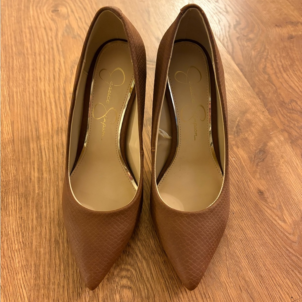 Jessica Simpson Brown Pumps